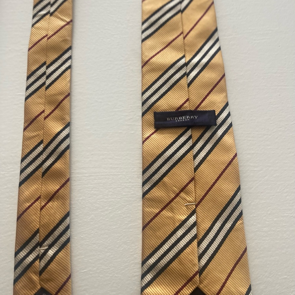 Burberry tie